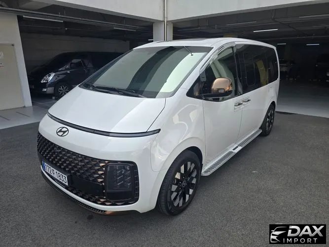 Hyundai Staria 4WD Lounge 7-Seater