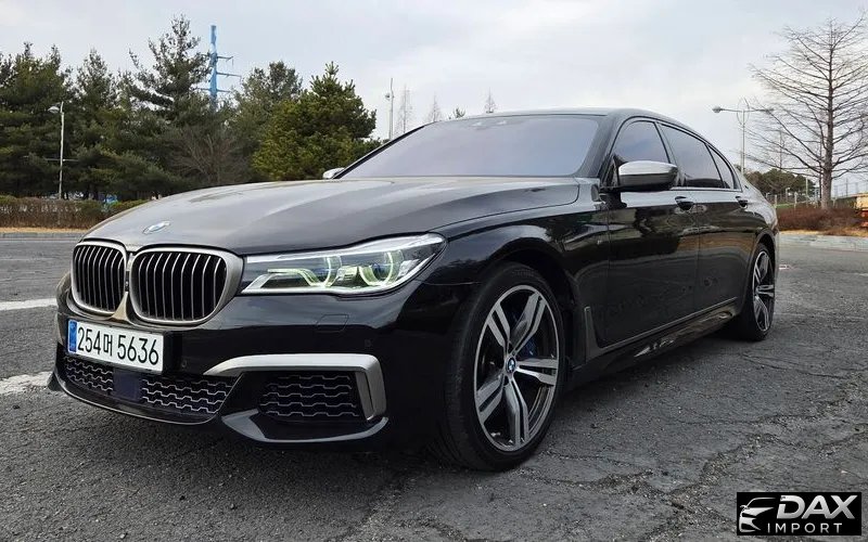BMW 7-Series M760Li xDrive