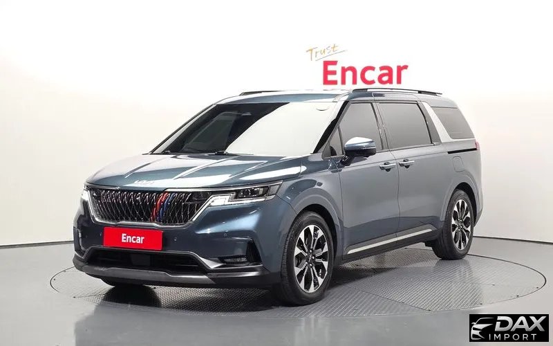 Kia Canival Gasoline 7-Seater Outdoor