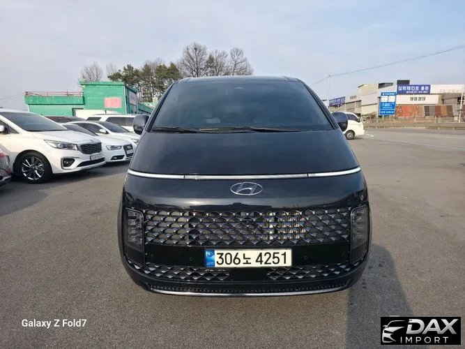 Hyundai Staria 4WD Lounge 9-Seater