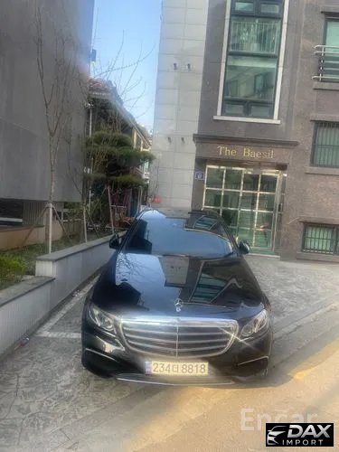 Mercedes-Benz E-Class E300 4MATIC Exclusive