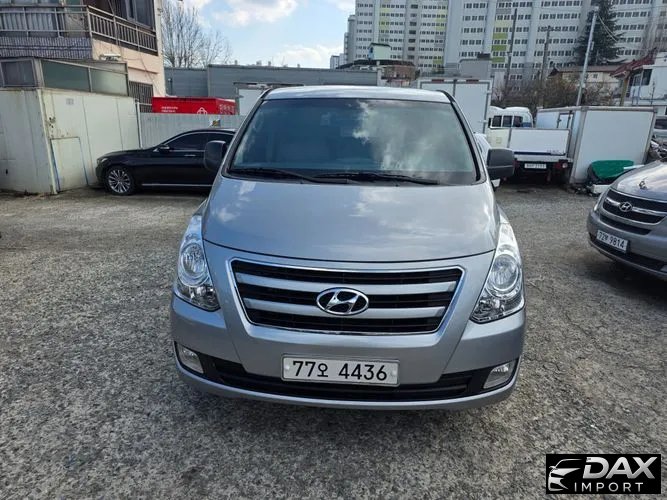 Hyundai Starex 12-Seater Wagon
