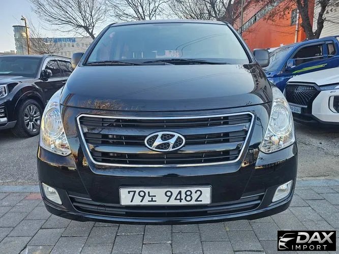 Hyundai Starex 12-Seater Wagon