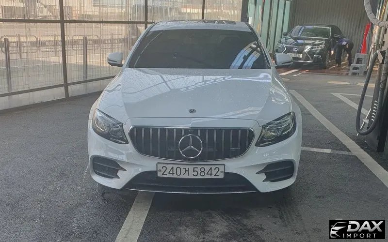 Mercedes-Benz E-Class E300 4MATIC AMG Line