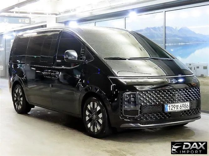 Hyundai Staria 4WD Lounge 9-Seater