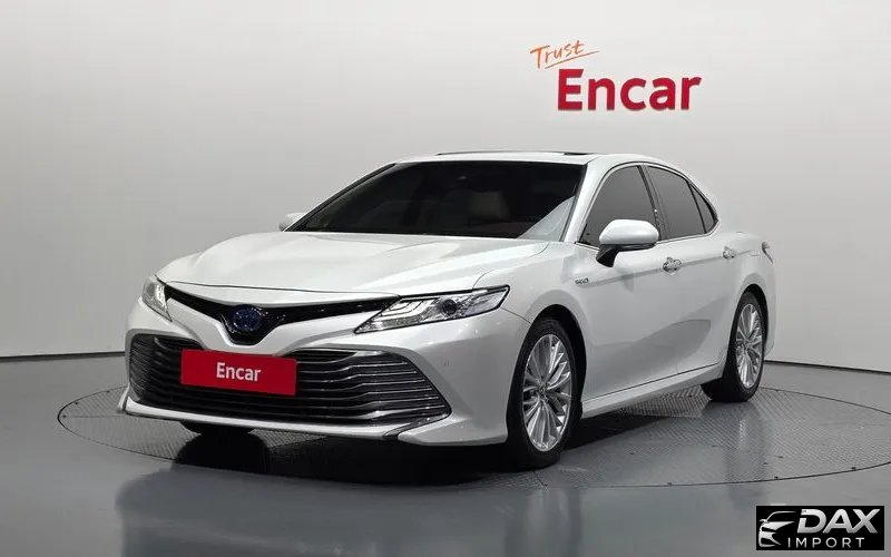 Toyota Camry 2.5 XLE Hybrid
