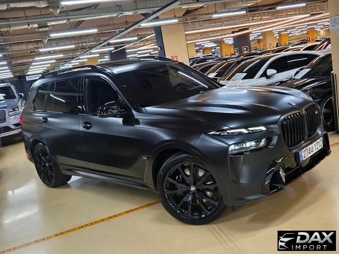 BMW X7 M60i xDrive M Sport Individual All Black Edition
