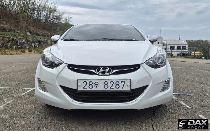 Hyundai AVANTE M16 GDI Deluxe
