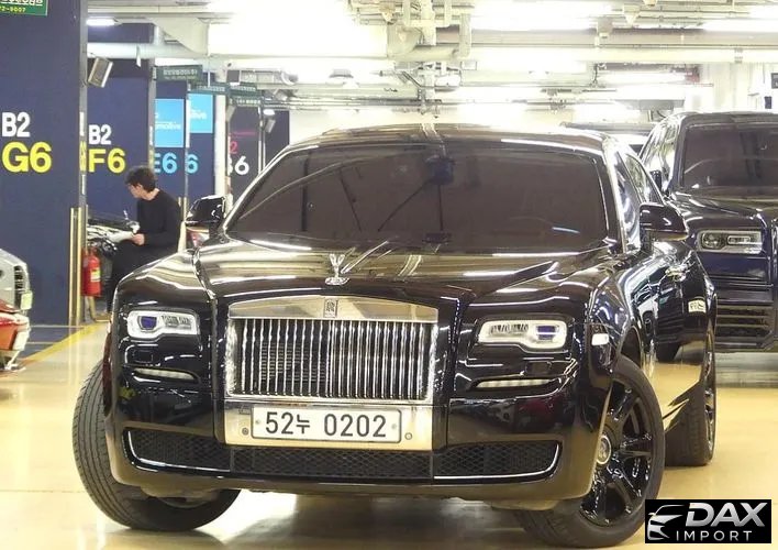 Rolls-Royce Ghost 6.6 EWB V12