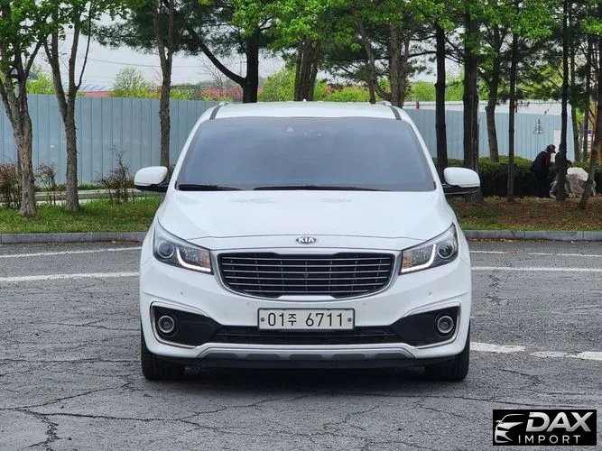 Kia Canival 7-seater Limousine