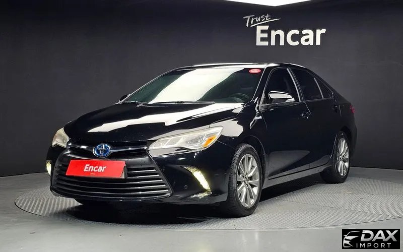 Toyota Camry Hybrid XLE