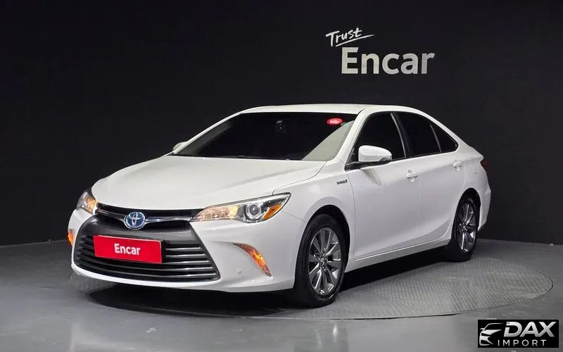 Toyota Camry Hybrid LE