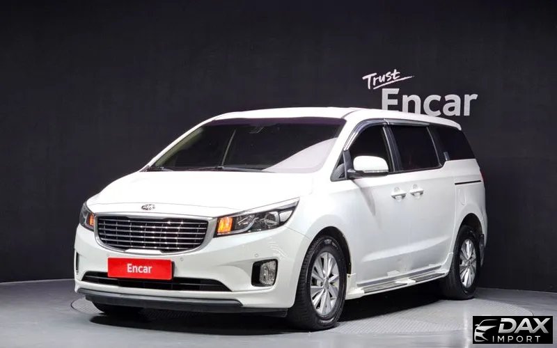 Kia Canival 6-seater Wheelchair lift