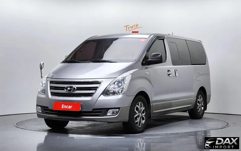 Hyundai Starex 12-Seater Wagon