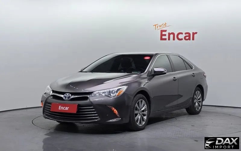 Toyota Camry Hybrid LE