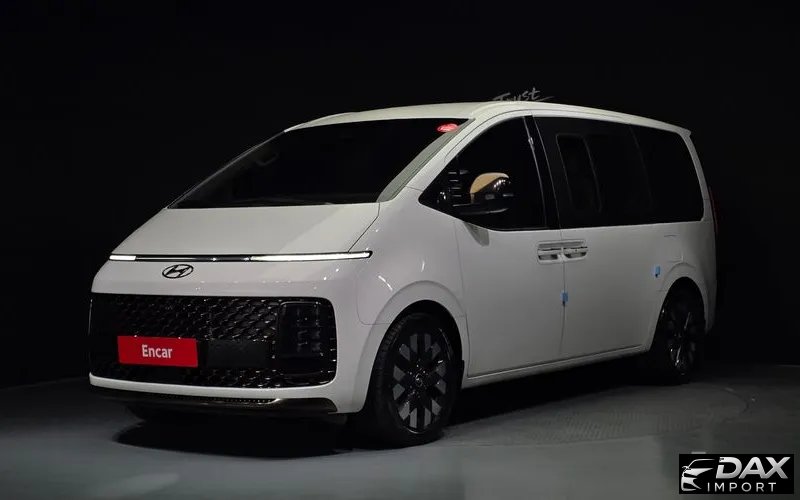 Hyundai Staria 4WD Lounge 9-Seater