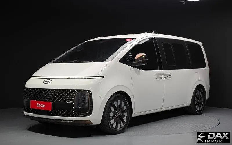 Hyundai Staria 4WD Lounge 9-Seater