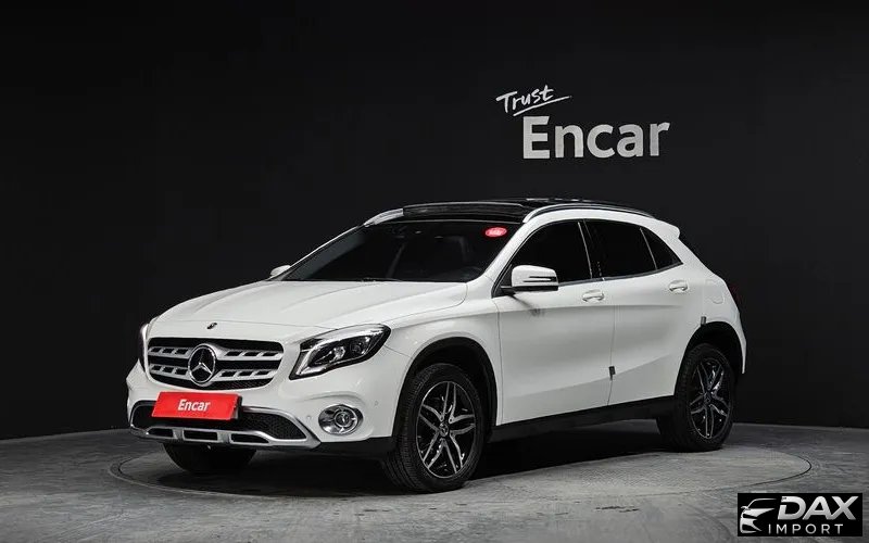 Mercedes-Benz GLA-Class GLA220 Premium