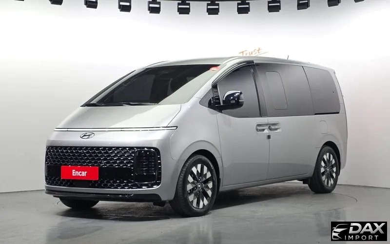 Hyundai Staria 4WD Lounge 9-Seater