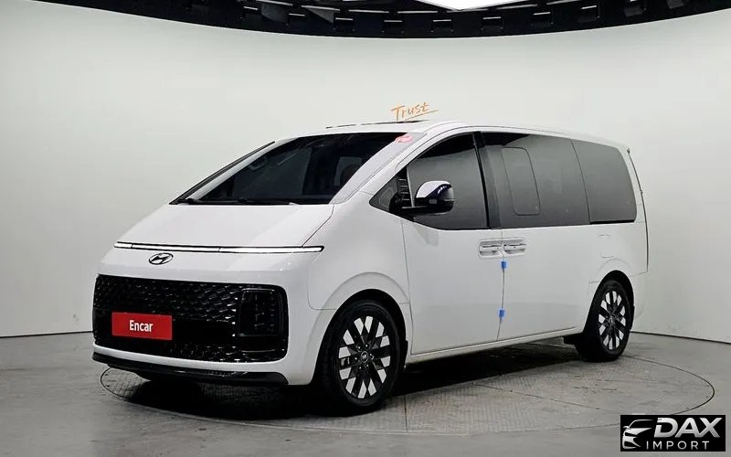 Hyundai Staria L3.5 Lounge 7-Seater