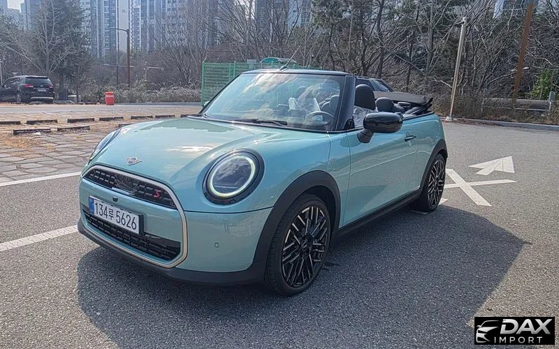 Mini Cooper Convertible Favoured