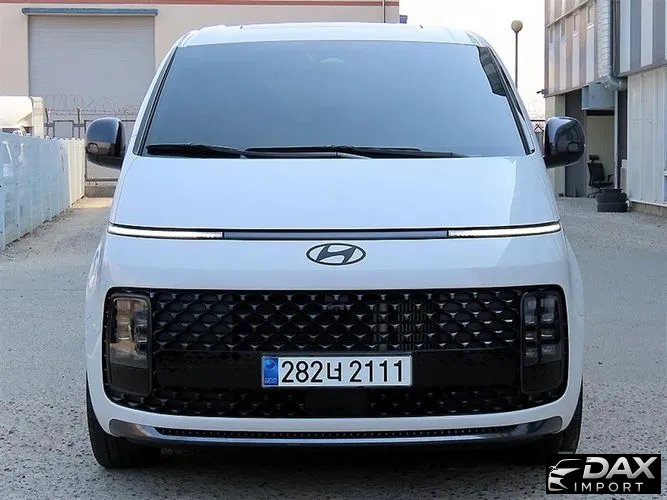 Hyundai Staria 4WD Lounge 9-Seater