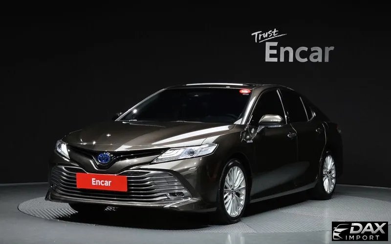 Toyota Camry 2.5 XLE Hybrid