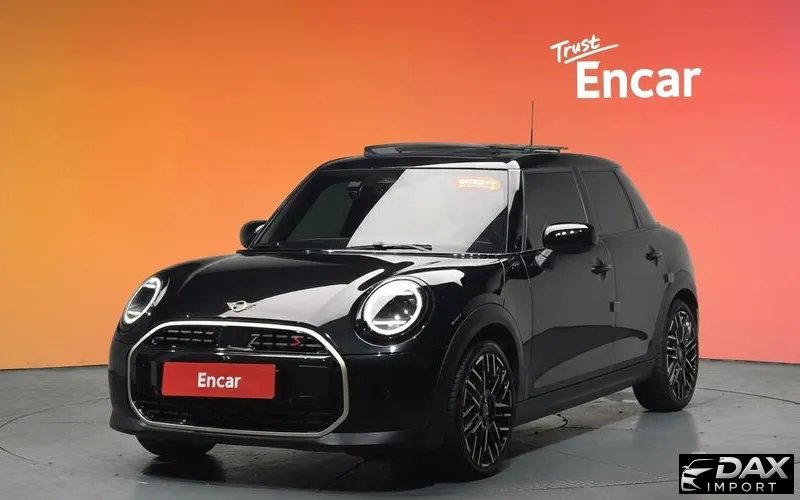 Mini Cooper 5 Door Favoured