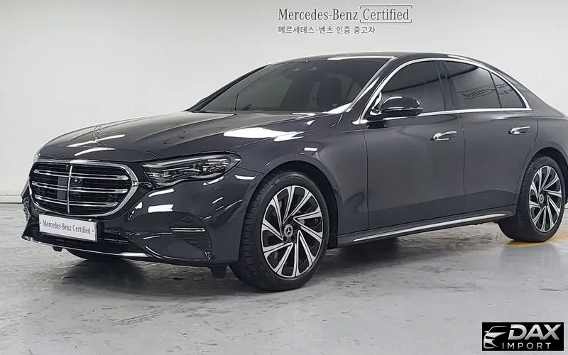 Mercedes-Benz E-Class E300 4MATIC Exclusive