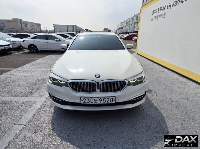 BMW 5-Series 520i Luxury