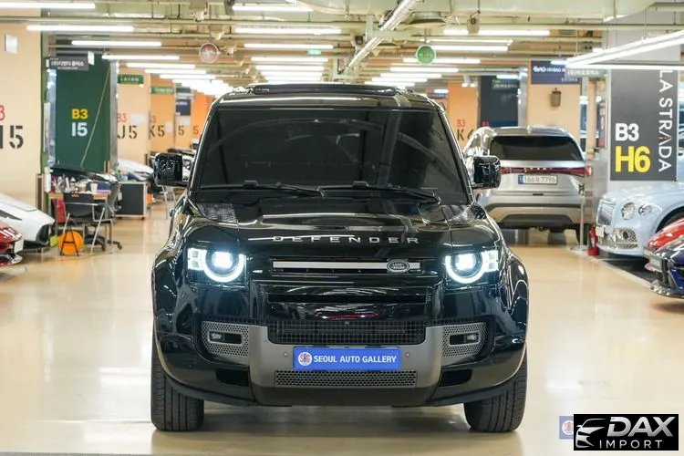 Land Rover Defender 110 D300 X-Dynamic HSE