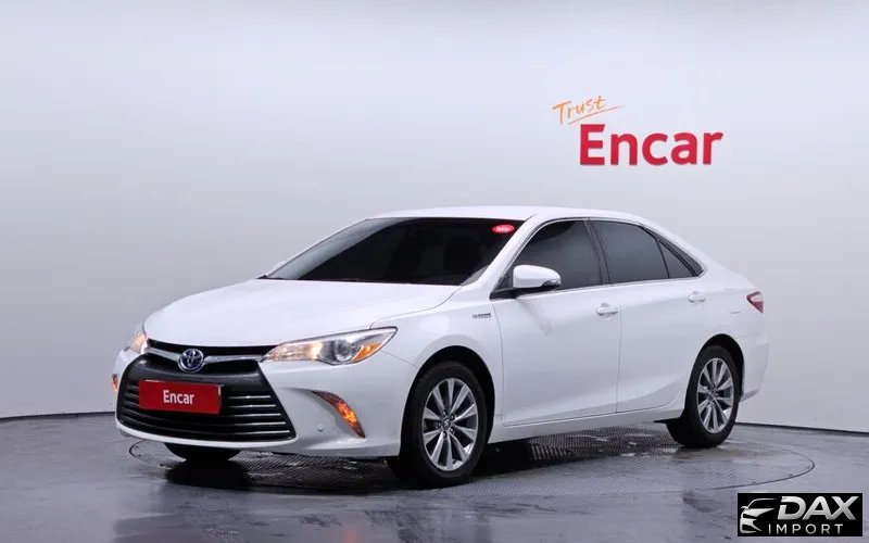 Toyota Camry Hybrid LE