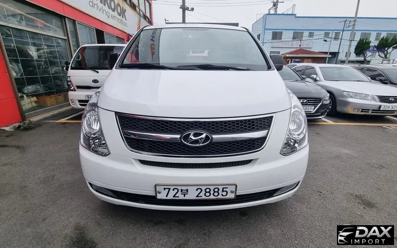 Hyundai Starex 4WD 12-Seater Wagon