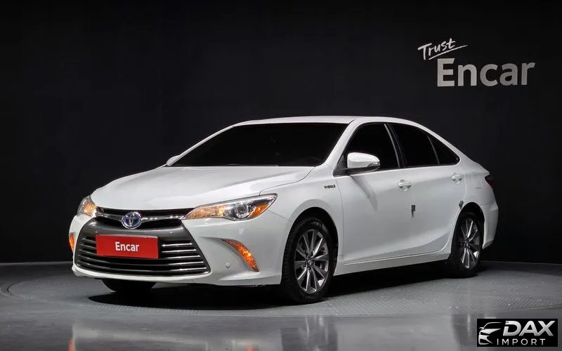 Toyota Camry Hybrid LE