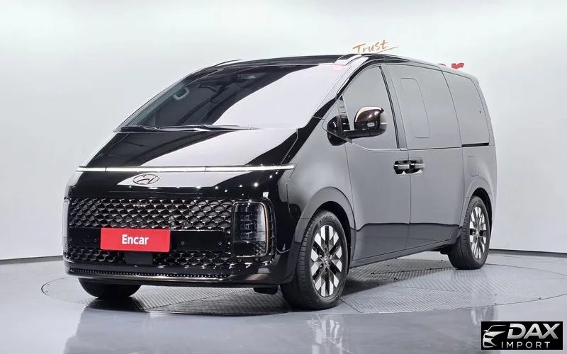 Hyundai Staria Lounge 9-Seater