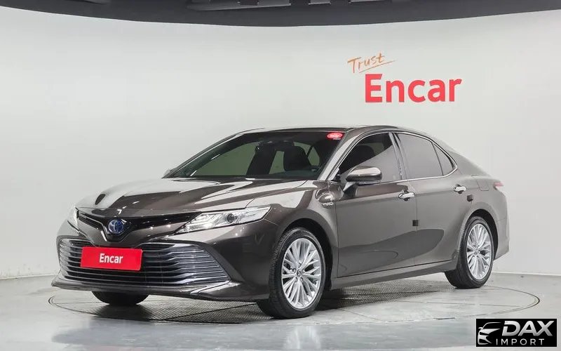 Toyota Camry 2.5 XLE Hybrid