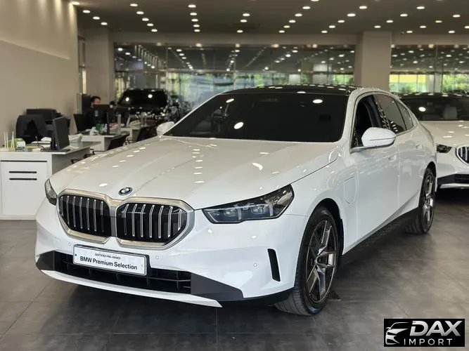 BMW 5-Series 530e