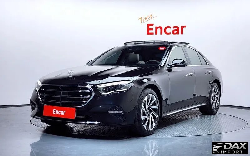 Mercedes-Benz E-Class E300 4MATIC AMG Line