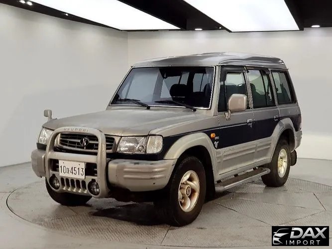 Hyundai Galloper 9-Seater V6 LPG