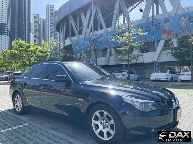 BMW 5-Series 523i Sedan