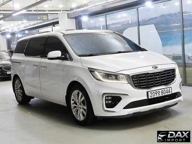 Kia Canival Gasoline 7-Seater Limousine