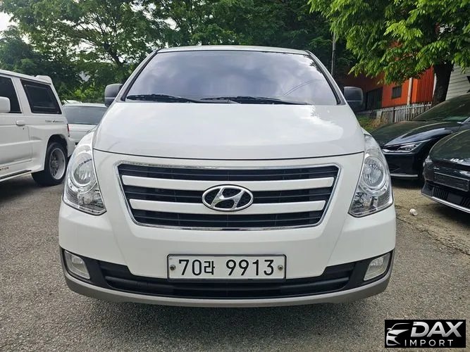 Hyundai Starex 12-Seater Wagon