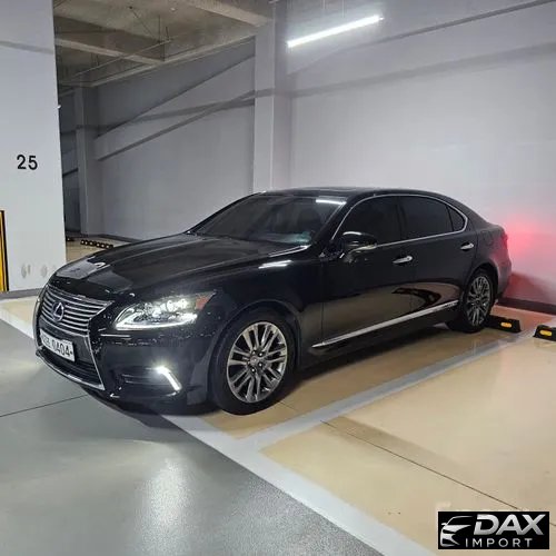 Lexus LS 5-Seats Ottoman