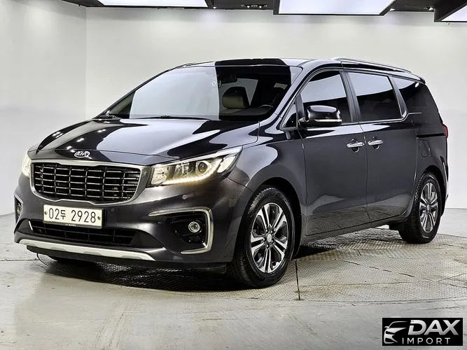 Kia Canival 9-Seater Luxury