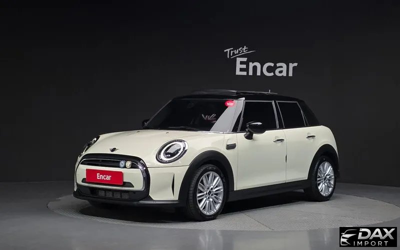 Mini Cooper 5-Door Classic Plus