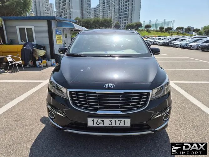 Kia Canival 7-seater Limousine