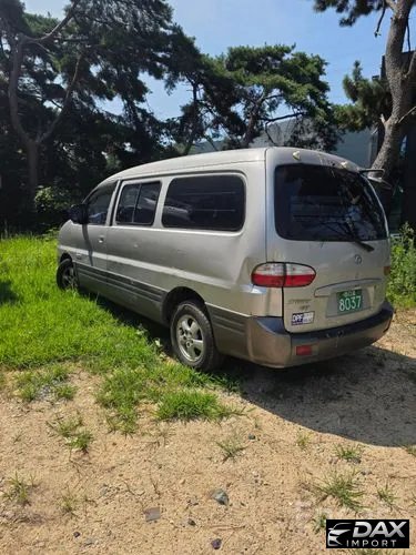 Hyundai Starex 6-Seater Window-Van