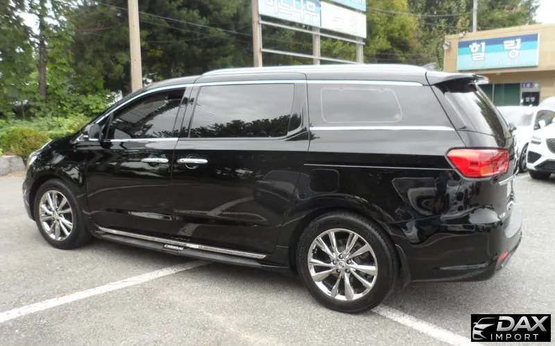 Kia Canival 9-Seater Noblesse