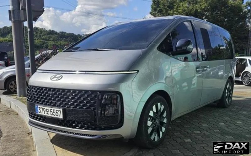 Hyundai Staria 4WD Lounge 9-Seater