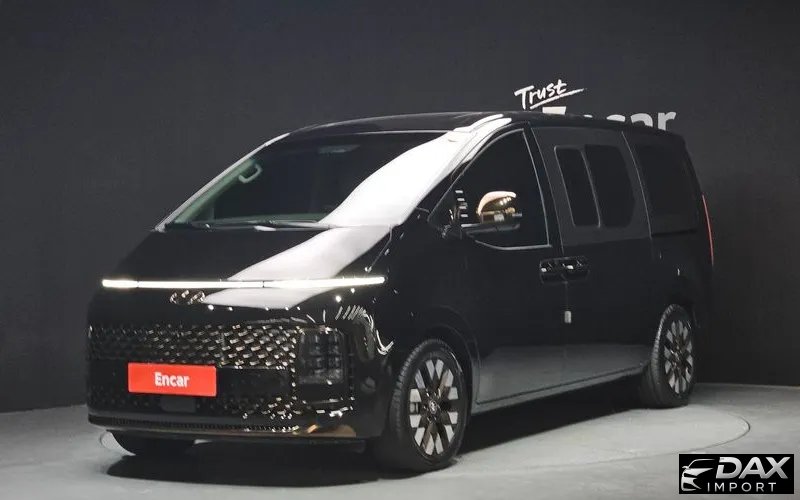 Hyundai Staria Lounge 7-Seater